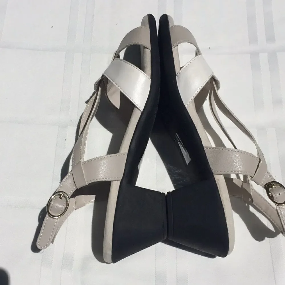 Strictly Comfort 8.5 Med Taupe Women's Summer Sandals Excellent Condition